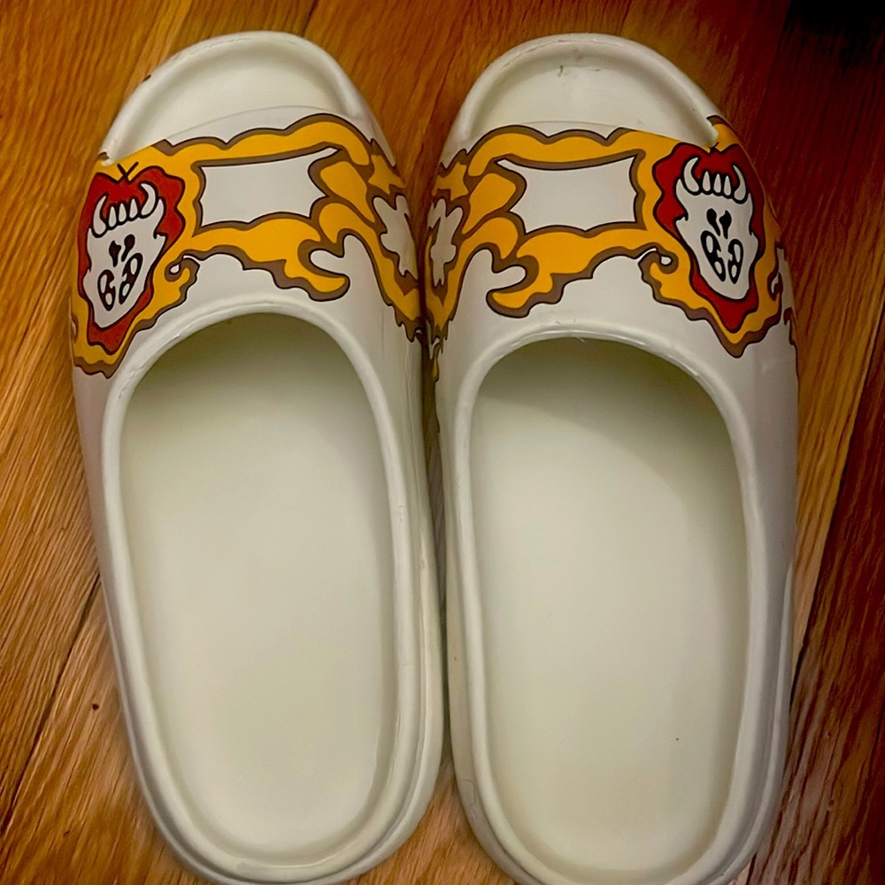 Oeyes shoes